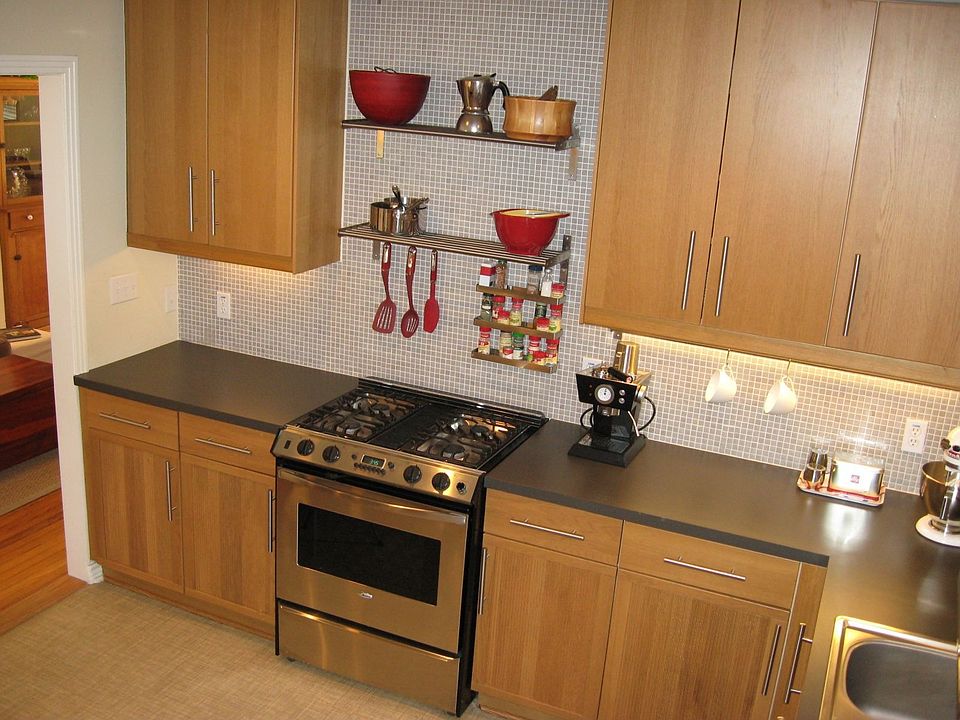 Updated Kitchen w/ Stainless Appliances, Mosaic Tile Backsplash