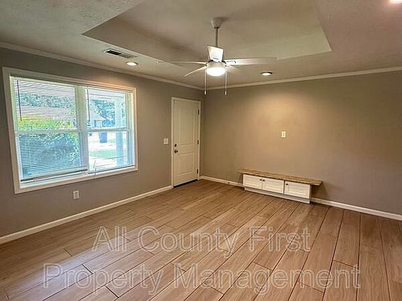 4th image of 26 Paige St