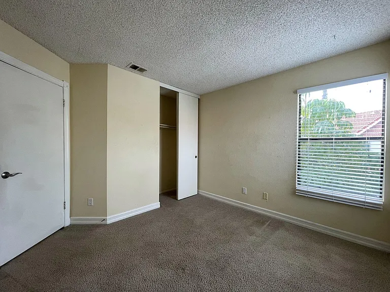 9489 Fairgrove Ln #202 — Photo 27