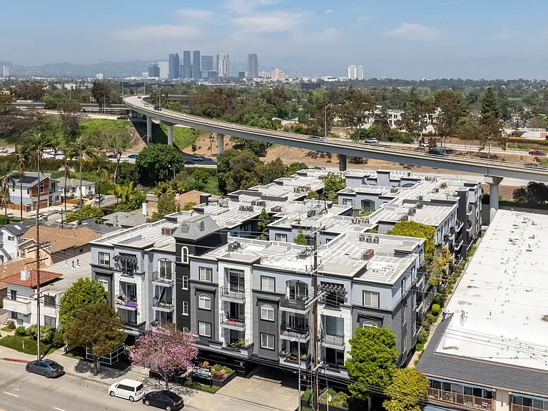 2820 Sawtelle Blvd — Photo 5