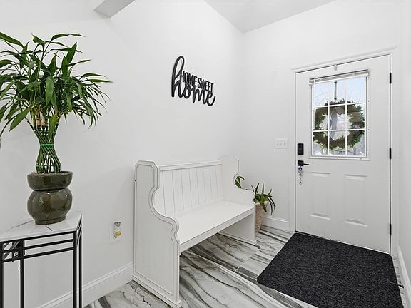 3rd image of 30 Anne Rd