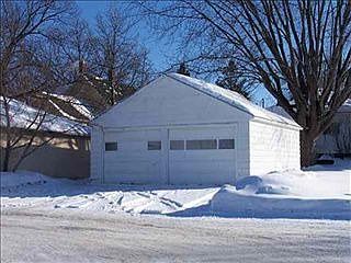2nd image of 904 S Maple Ave