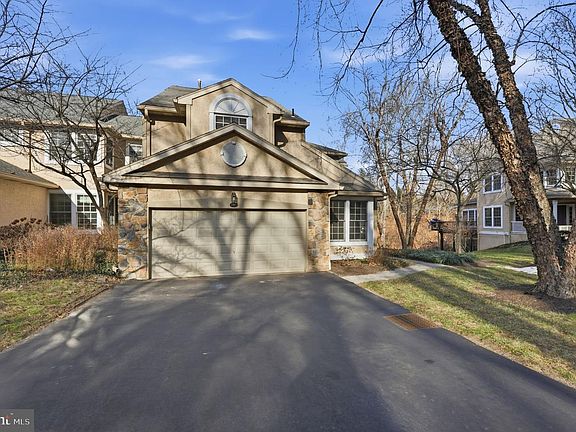 3rd image of 191 Linden Dr #191