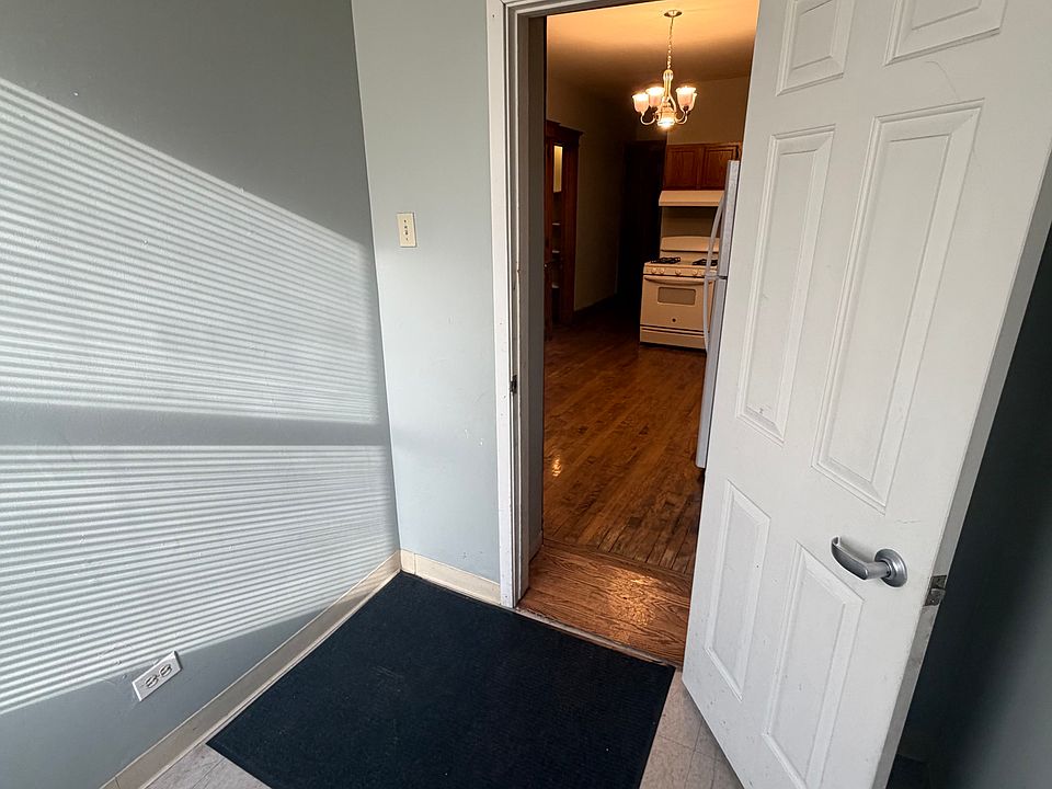 1st image of 1328 S 51st Ct #1