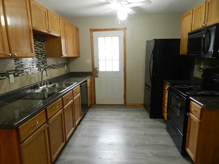 1515 NW Euclid Ave — Photo 9