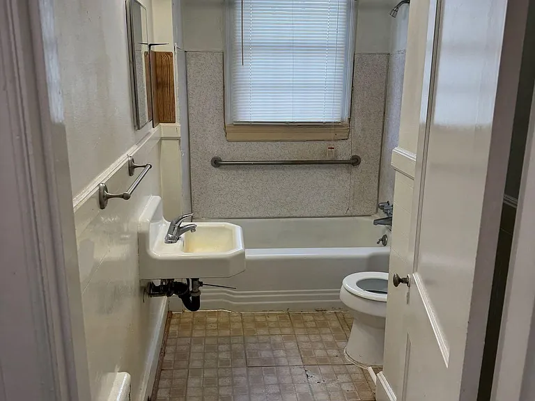 712 Edwin Ct #1 — Photo 5