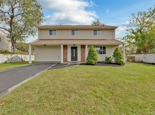 209 Tree Ave, Central Islip, NY 11722