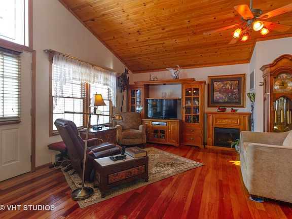 2nd image of 147 Fossil Lake Ct