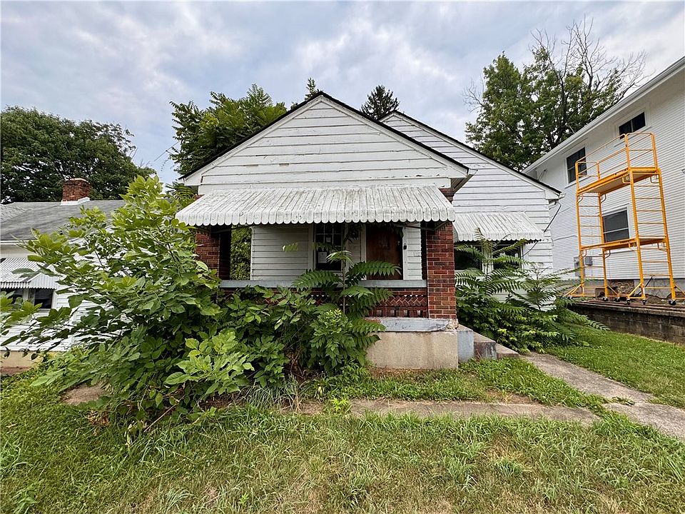 1st image of 230 E Fairview Ave