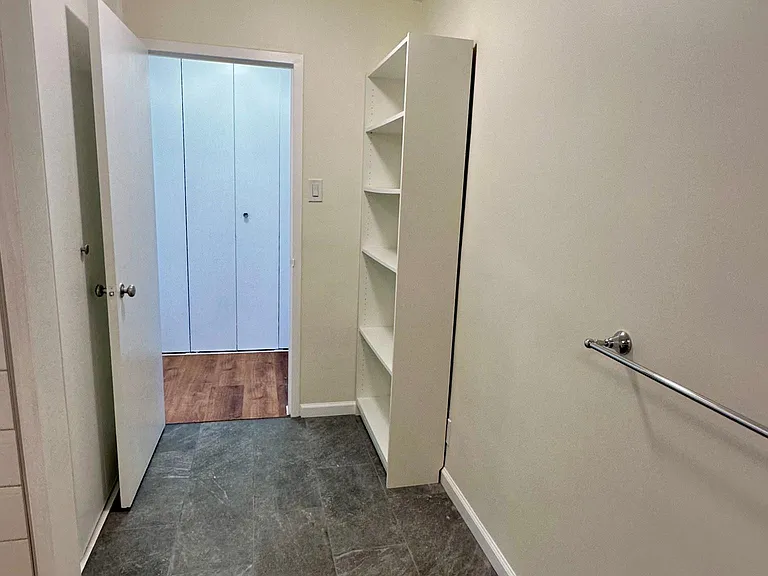100 York St #10L — Photo 11