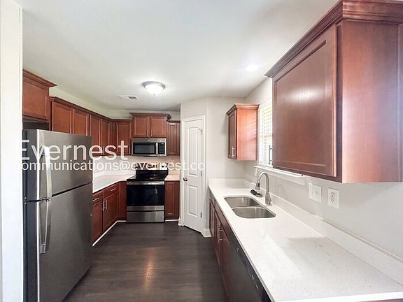 3rd image of 3229 Earlcastle Dr