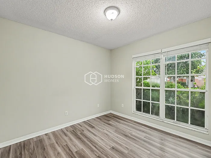 10416 Hallmark Blvd — Photo 14
