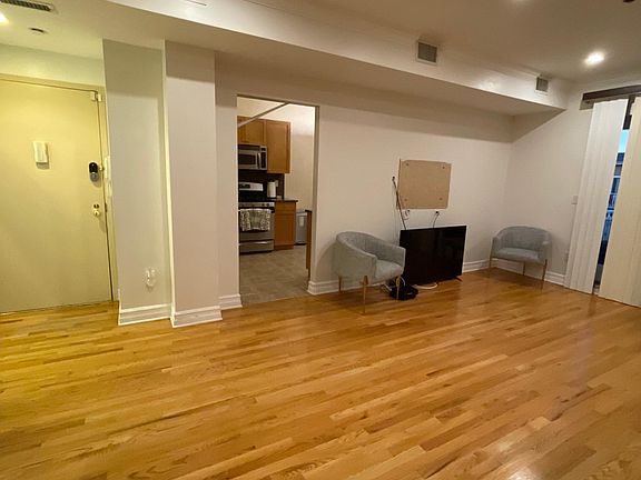 4th image of 1505 Royce St #1