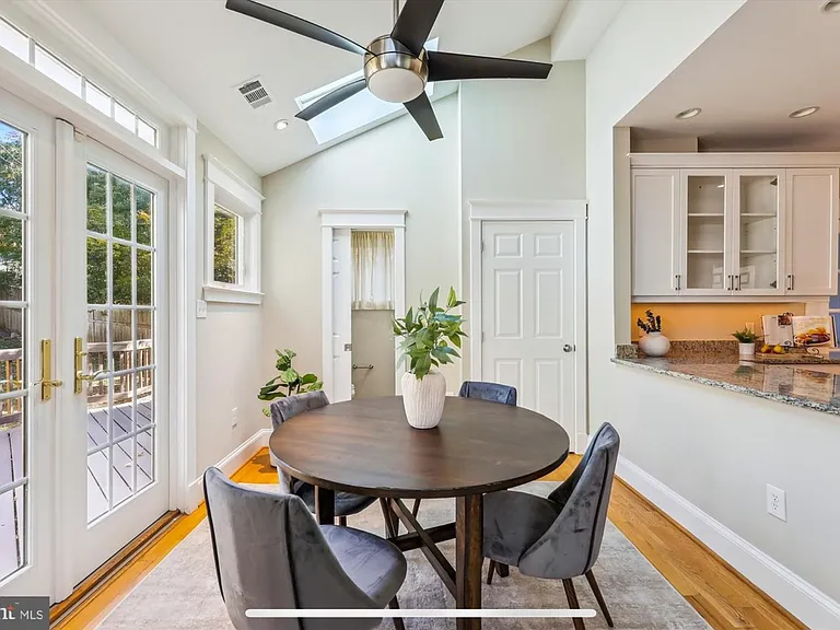 4451 Macarthur Blvd NW — Photo 14