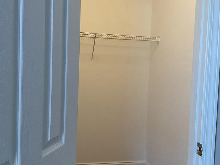 121 Westchester Cir — Photo 28