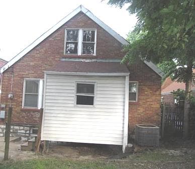 2nd image of 8826 Park Ln