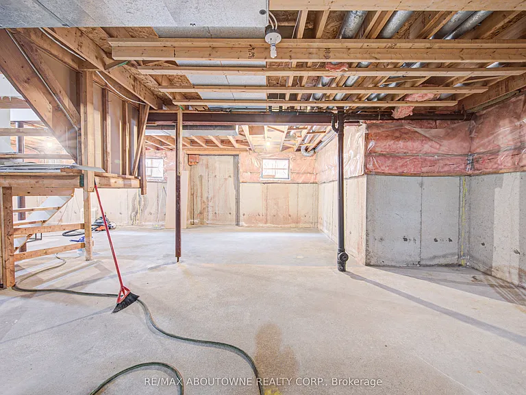 426 Parklane Rd — Photo 38