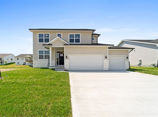 6736 Bright St, Johnston, IA 50131