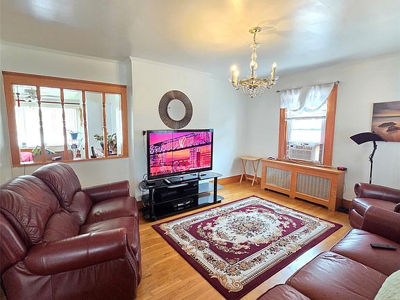 5th image of 2241 Haviland Avenue