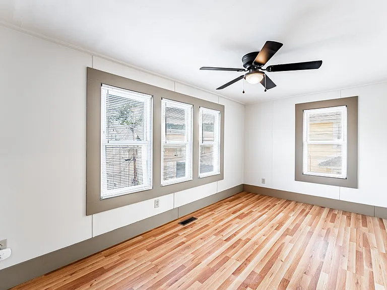 212 Dewey St — Photo 18