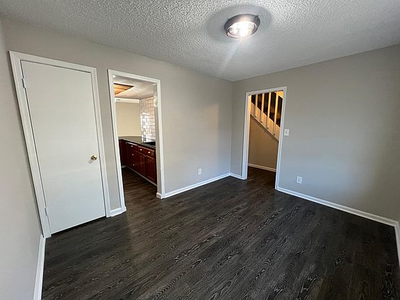 5th image of 441 Hill Meadow Dr