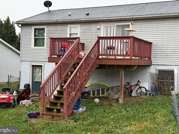4th image of 32 Yarrow Cir
