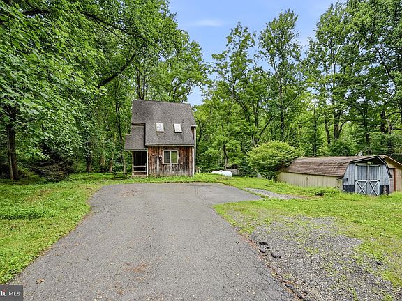 4th image of 402 Penn Green Rd
