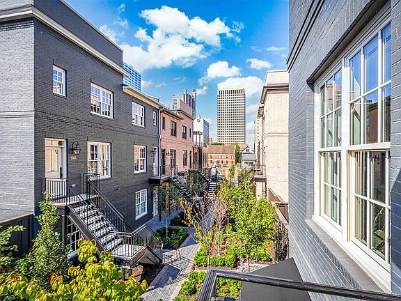 3rd image of 91 N 6th St #Townhouse