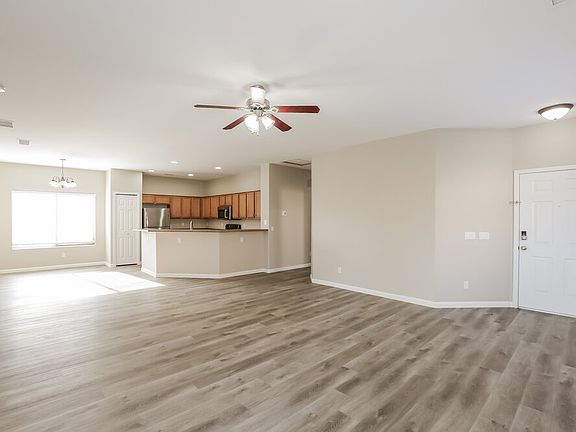 4th image of 514 W Mountain View Dr