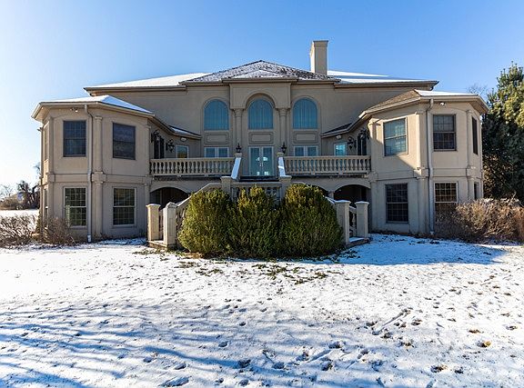 2nd image of 1859 Springwood Rd