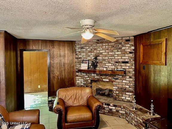 5th image of 4032 Ponderosa Dr