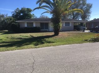 573 Skylark Ln NW, Pt Charlotte, FL 33952