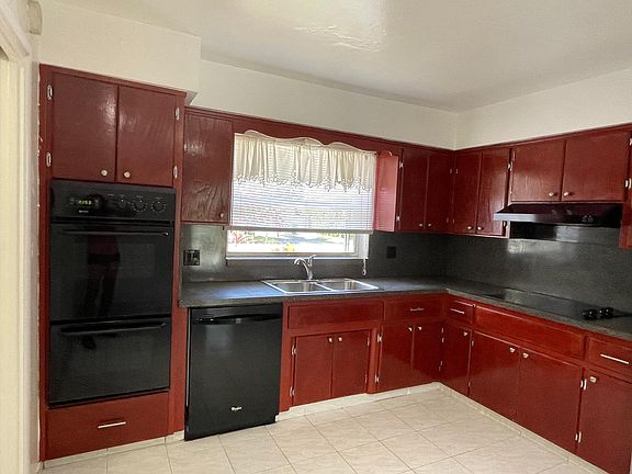 4th image of 241 191st St