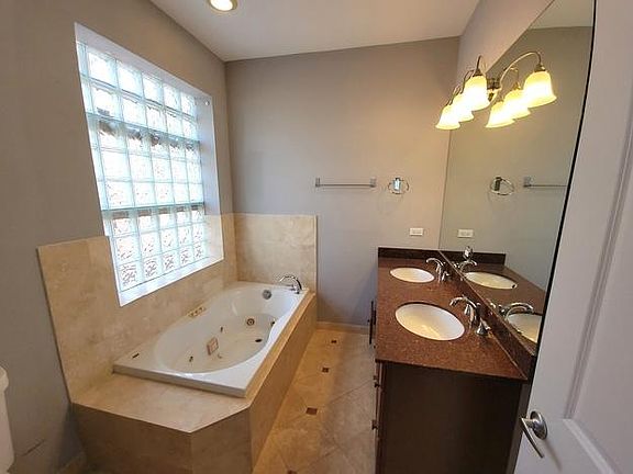 5th image of 6216 N Fairfield Ave #2