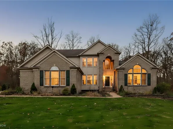 8284 Browning Ct, Concord Township, OH 44060