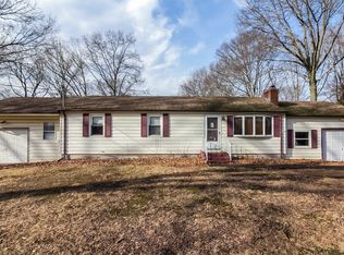 37 Ranchwood Dr, West Haven, CT 06516