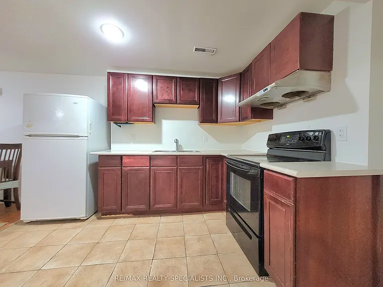 24 Blazing Star Dr #BASEMENT — Photo 3