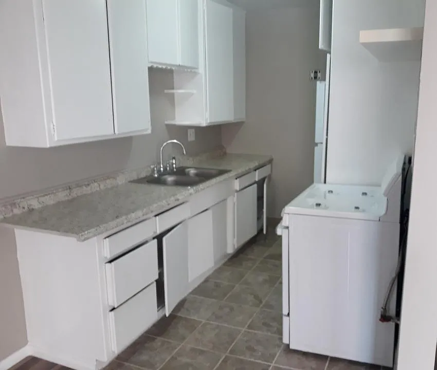 1 bed, 980 sqft, $2,100 — Photo 3