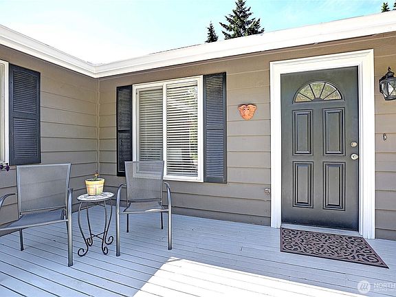4th image of 2942 Janet Avenue