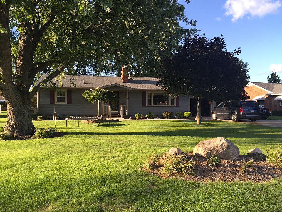 1st image of 15 Woodside Dr