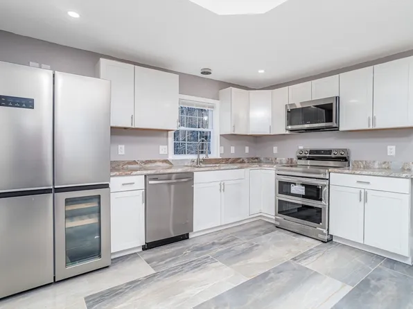 1020 Richardson Rd, Ashby, MA 01431