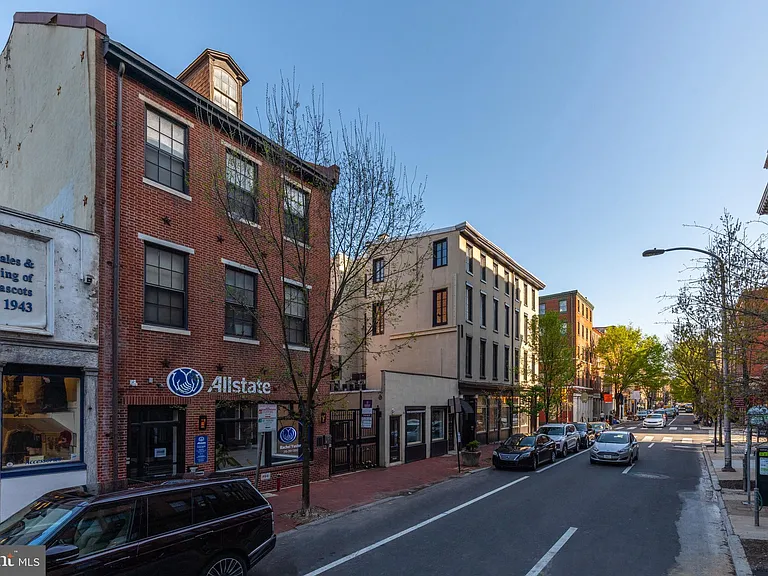 209 N 3rd St #3B — Photo 21