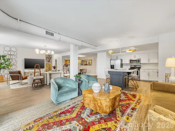 1300 Reece Rd APT 200, Charlotte, NC 28209