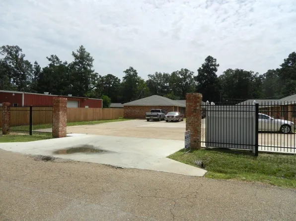 Smith Street Apartments, 128-146 Smith St #136, Pineville, LA 71360