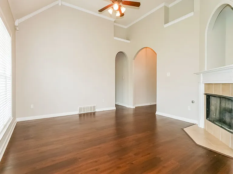 9921 Greenalder Cv N — Photo 5