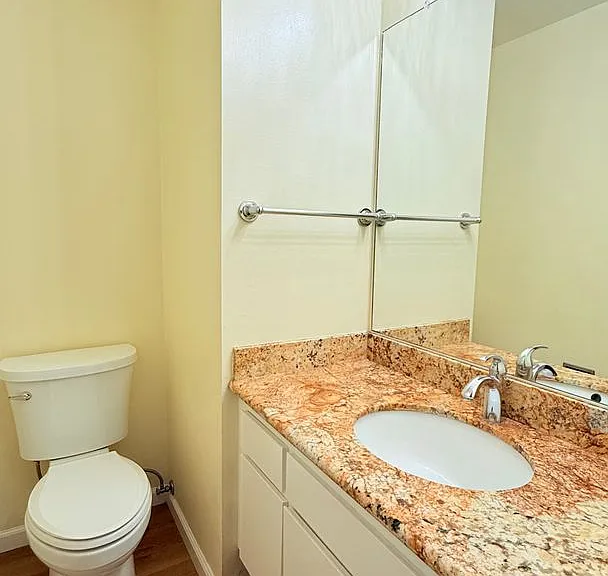 1033 Fontana Dr — Photo 8