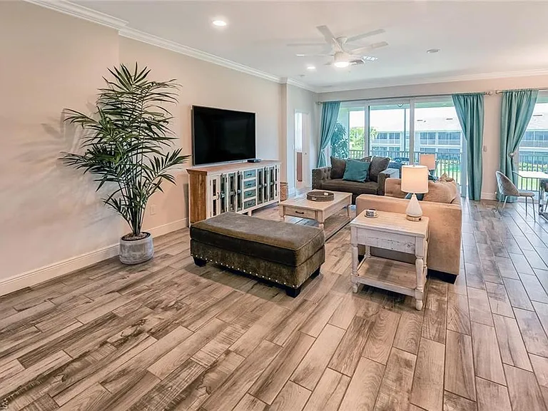 6960 Avalon Cir #807 — Photo 5