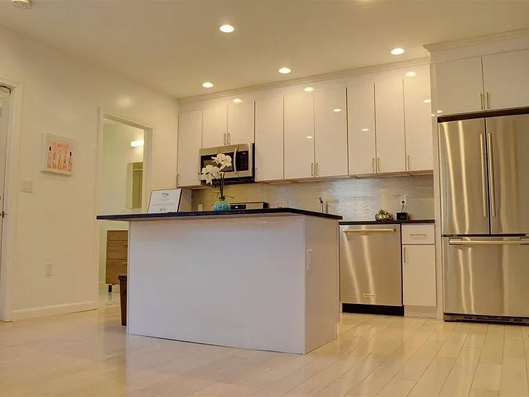 367 Linwood Ave — Photo 3