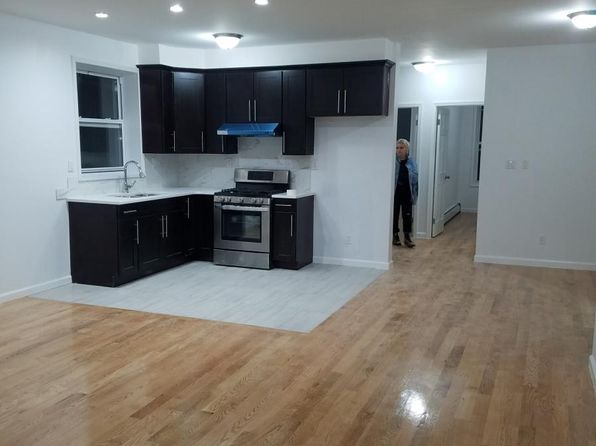 2446 E 23rd St FLOOR 1