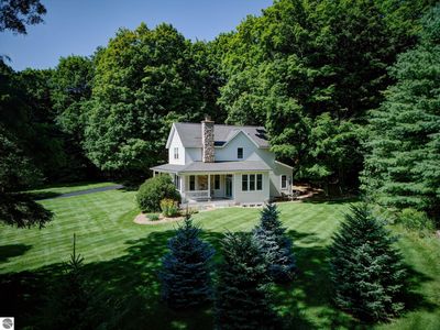 9601 E Stonehouse Rd, Suttons Bay, MI, 49682